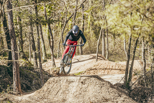 INTENSE RACE TRACK AT THE 4 RIDERS BIKE PARK IS GO!